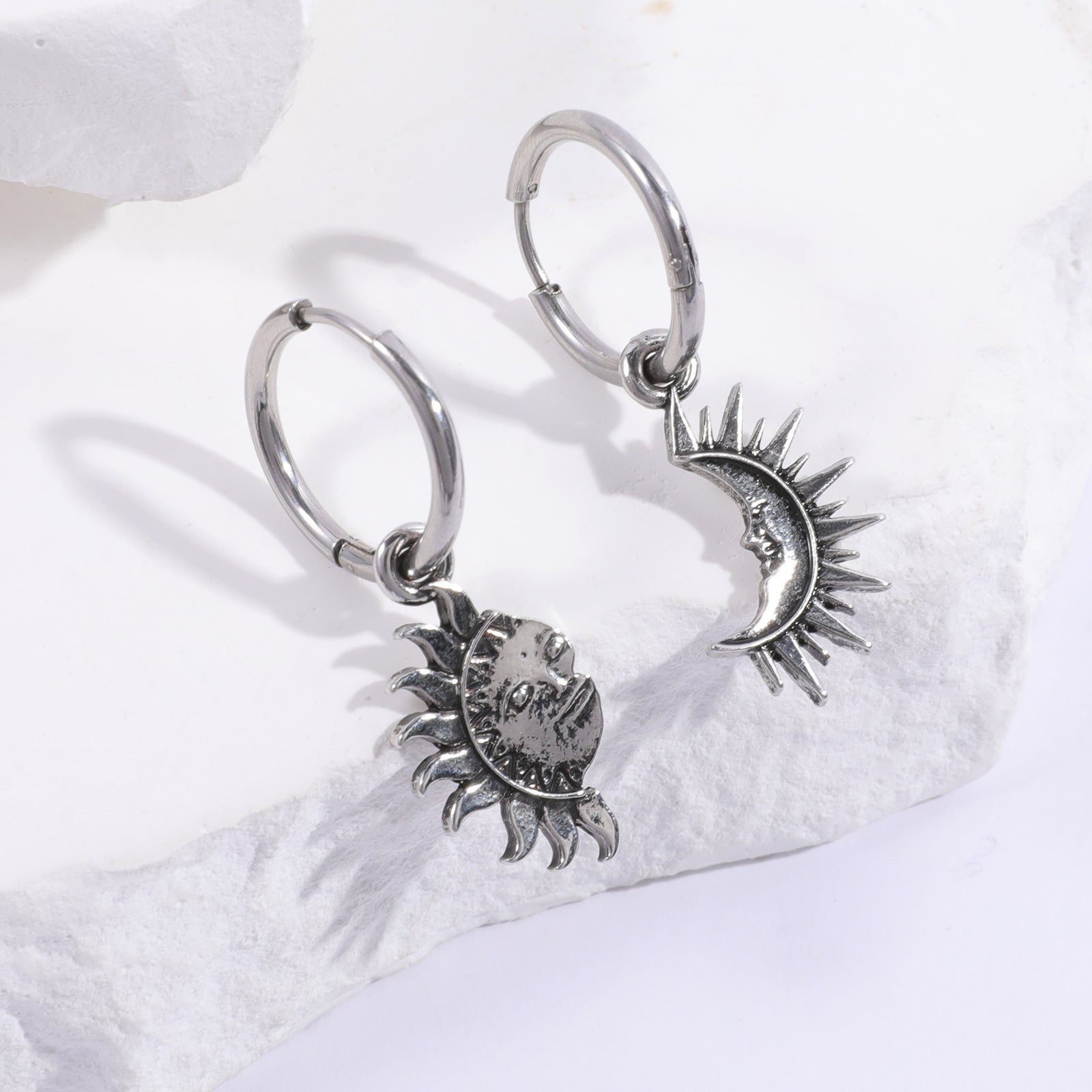 Wholesale Asymmetric Alloy Men's Earrings for The Sun and Moon